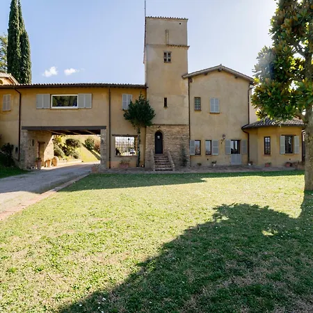 Umbrian Charm With Pool Alfresco Delight アパート *
